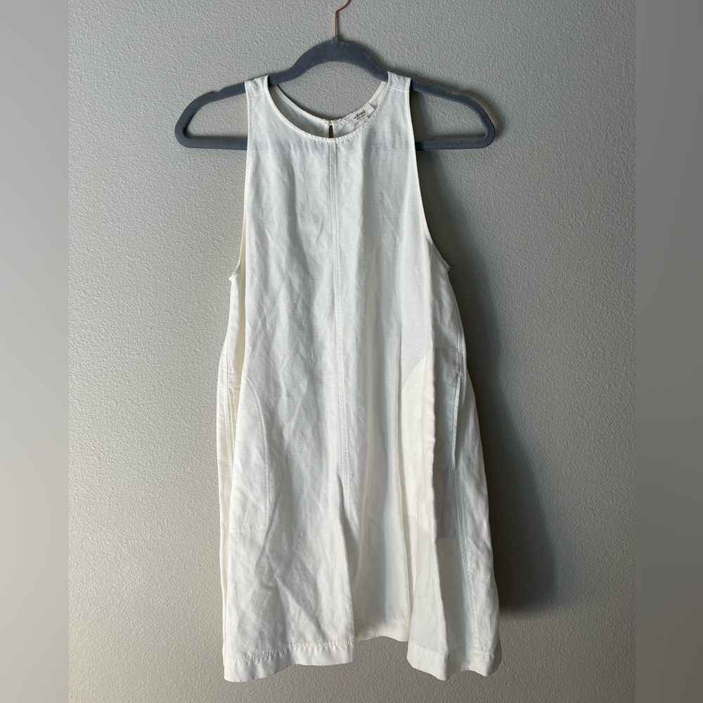 Aritzia white linen dress with pockets